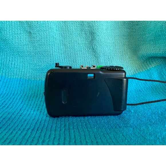 Vivitar Eco35H Focus Free Film Camera - Picture 3 of 7